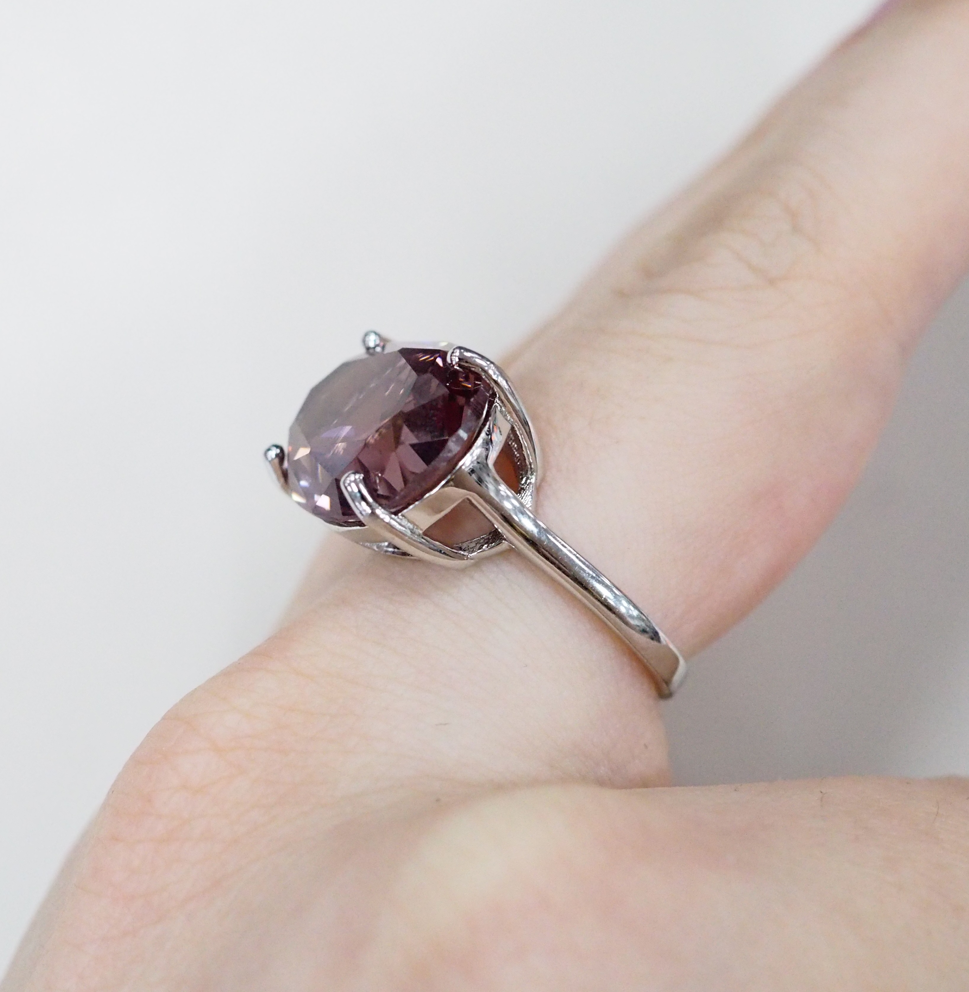 Серебряное кольцо с султанитом
